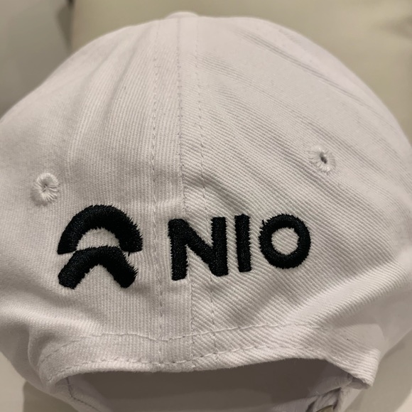 Nio Shareholder hat WHITE - Picture 2 of 2